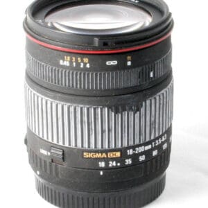 Sigma EF 18-200mm f3.5-6.6 DC