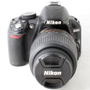 Nikon D3100 18-55mm f3.5-5.6