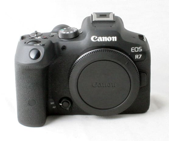 Canon EOS R7 body